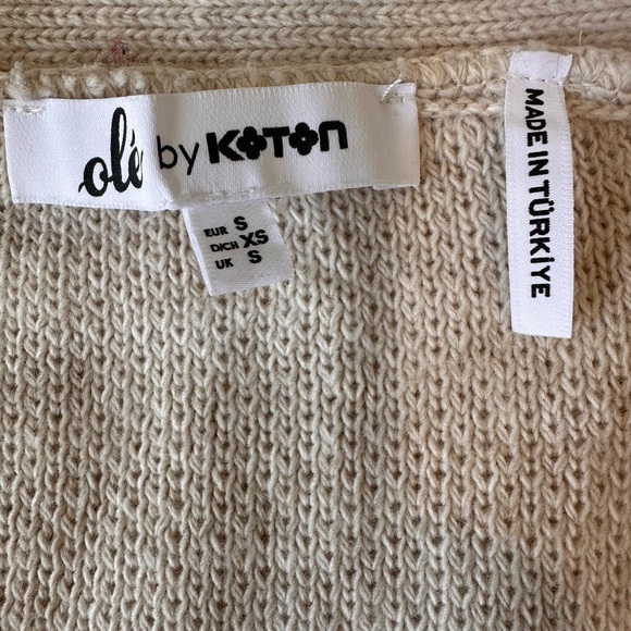 Knitted Cropped Vest, Patterned Sleeveless - Picture 7 of 9